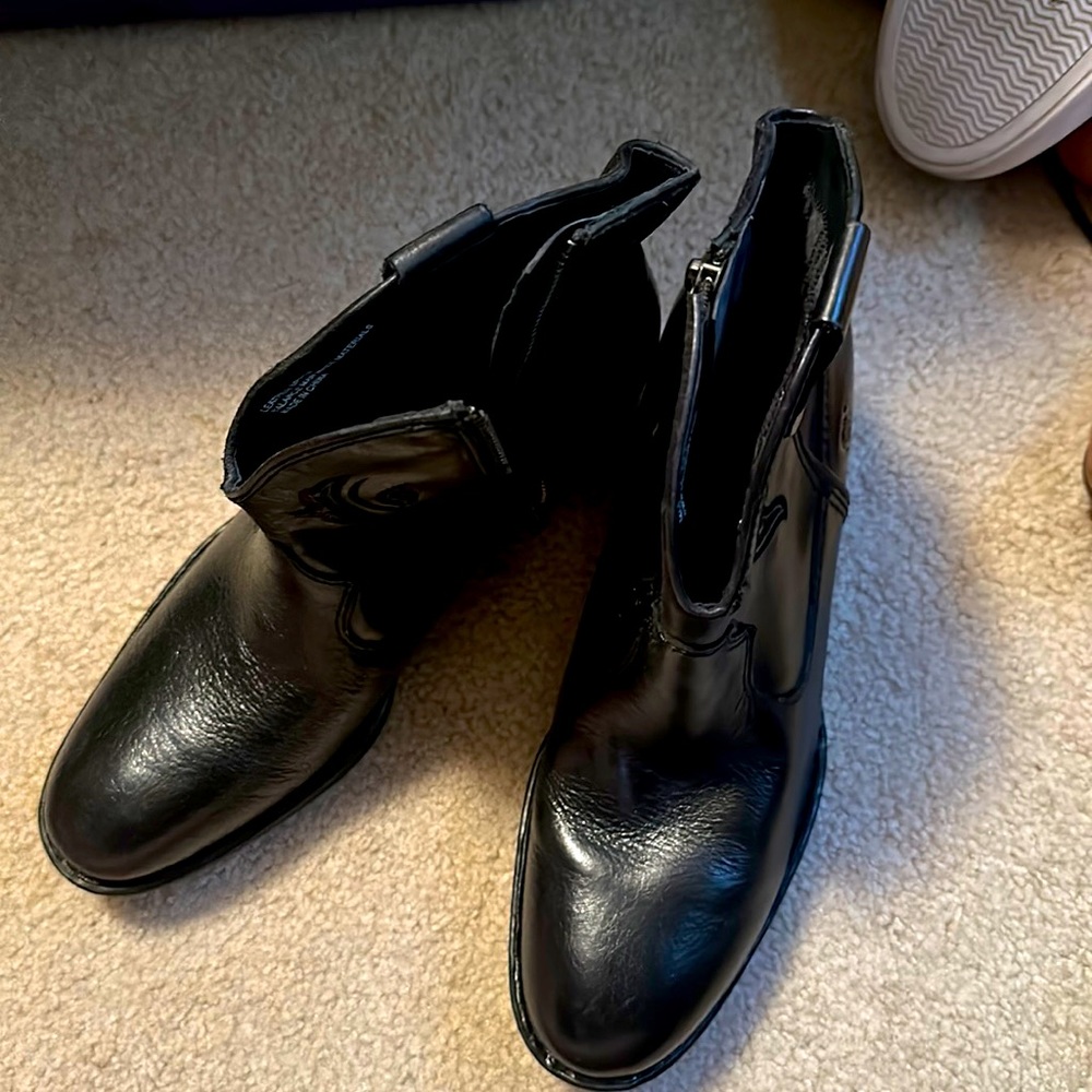 Brand new, never been worn BORN boots!